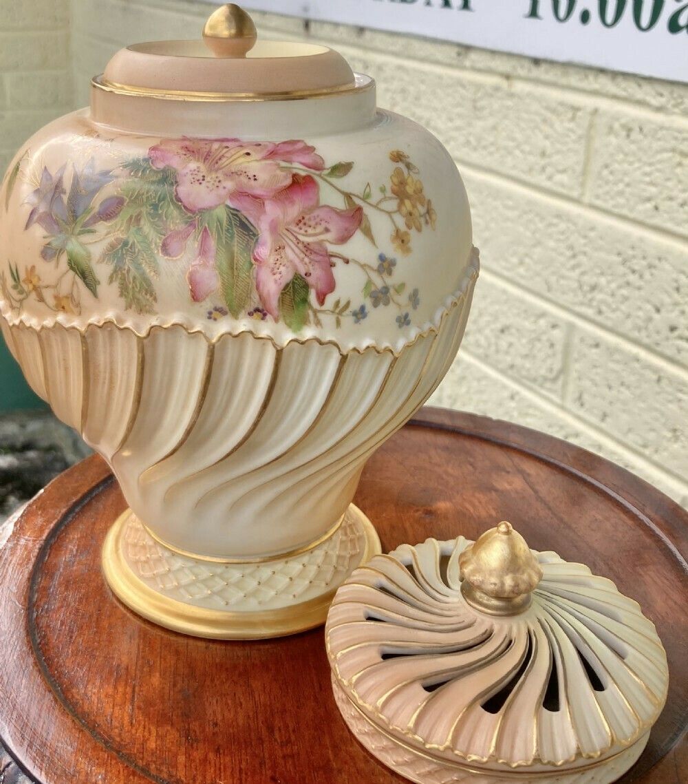 Antique Royal Worcester Blush Ivory Pot Pourri Vase And Cover photo vinterior