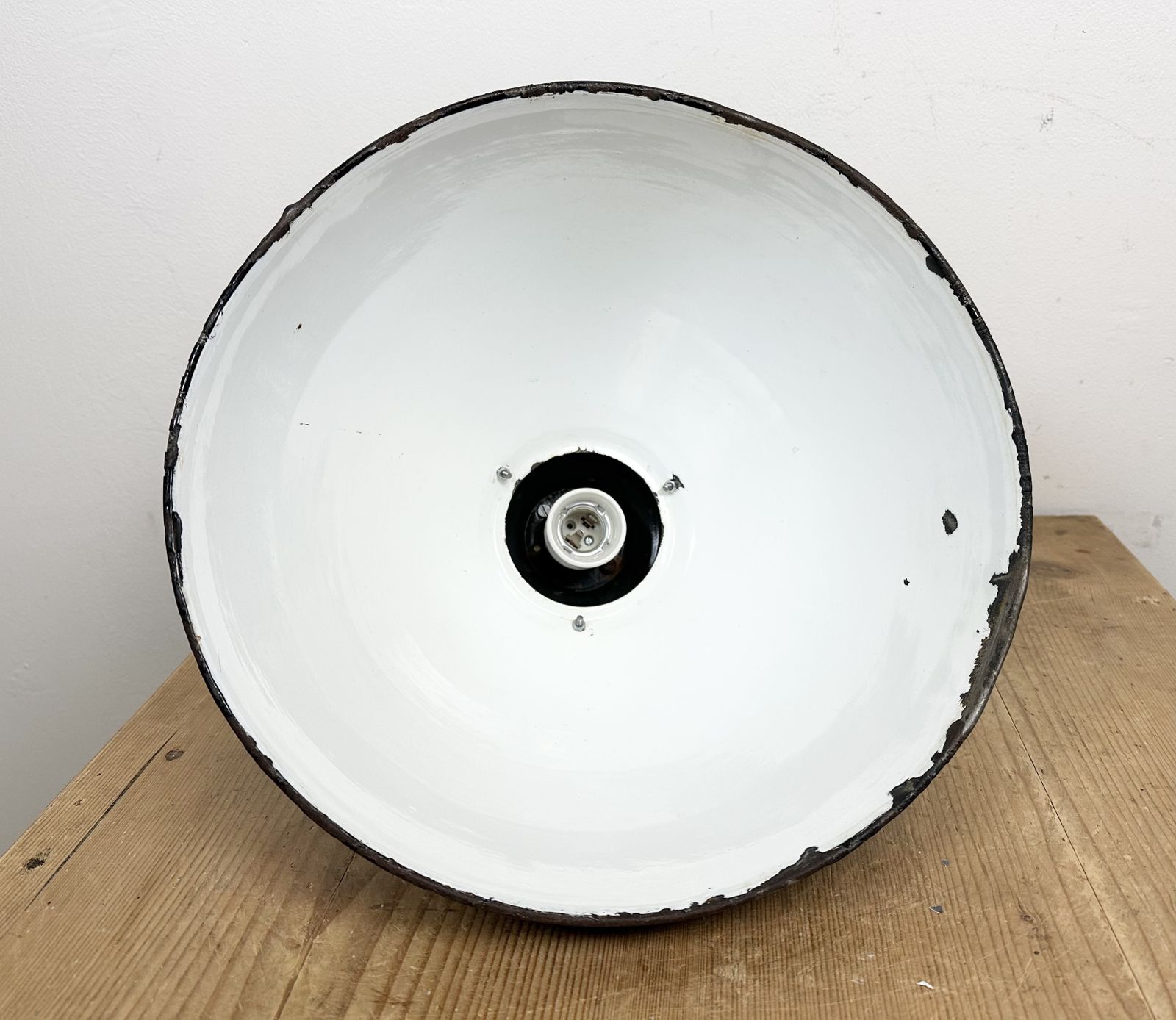 photo vintage Bauhaus Black Enamel Factory Pendant Lamp, 1930s