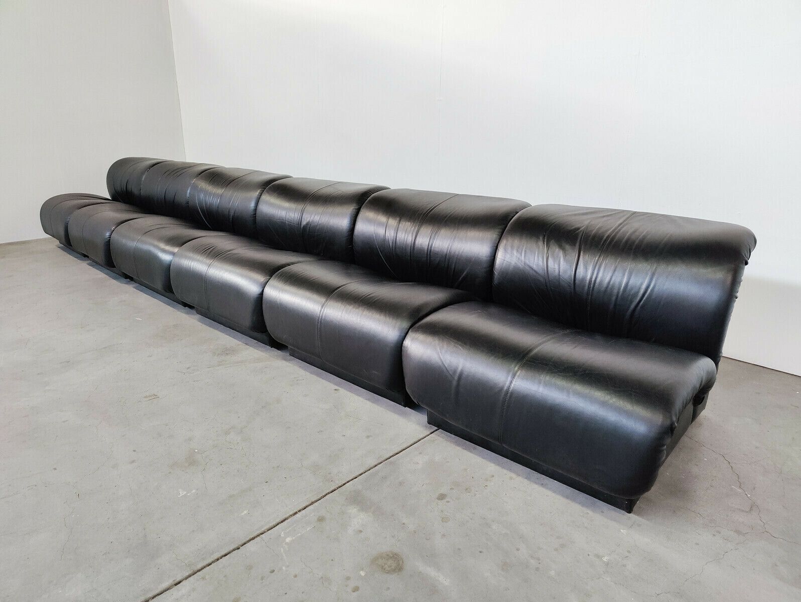 Mid Century Modern Black Leather Modular Sofa By Doimo Salotti photo vinterior