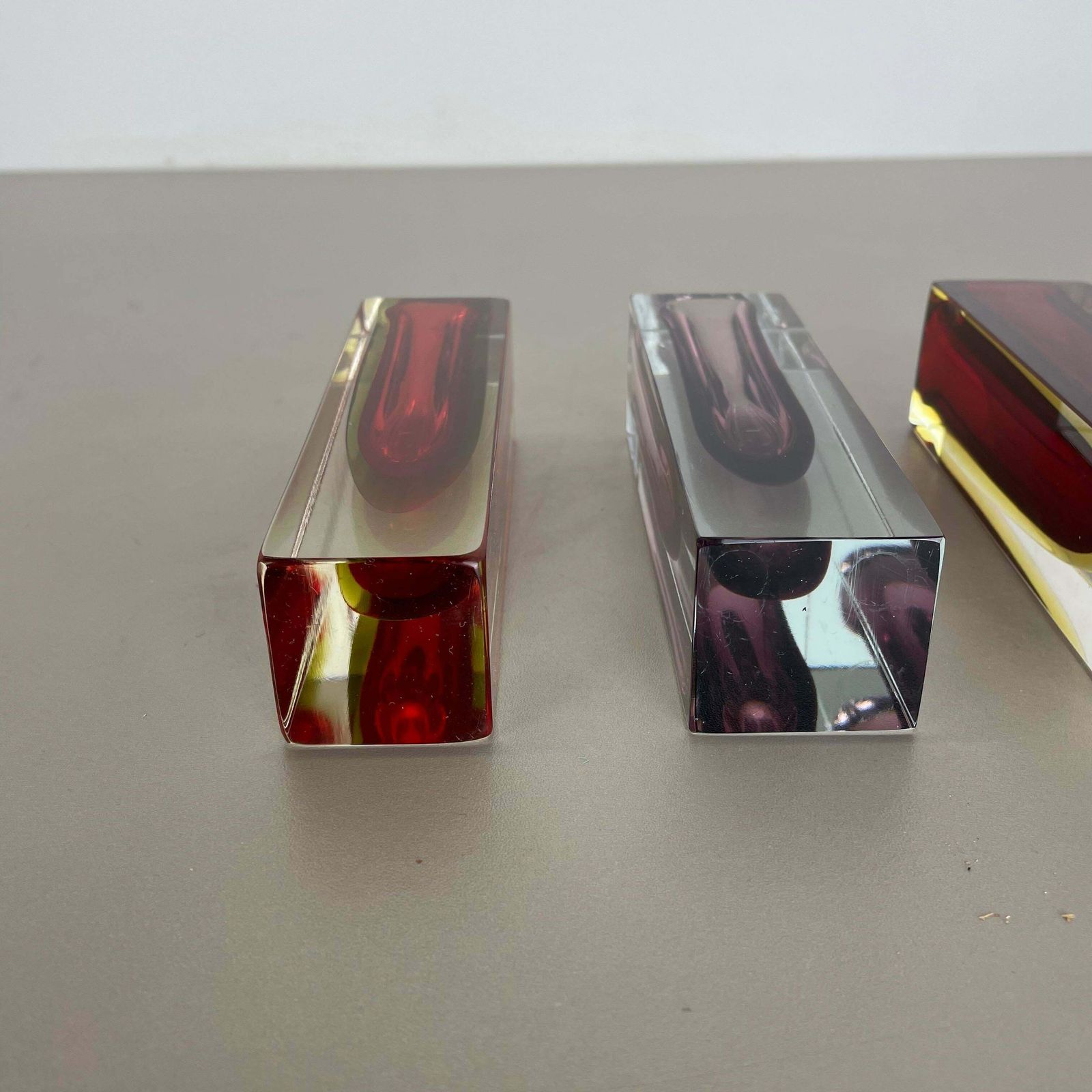 photo vintage Rare Set Of 3 Multicolour Faceted Murano Glass Sommerso Cube Vases, Italy, 1970s