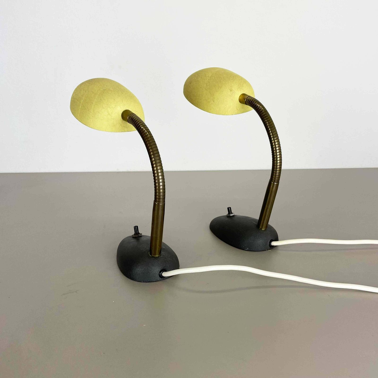 Set Of 2 Stilnovo Auböck Style Yellow + Black Sputnik Table Light, Italy, 1950s photo vinterior