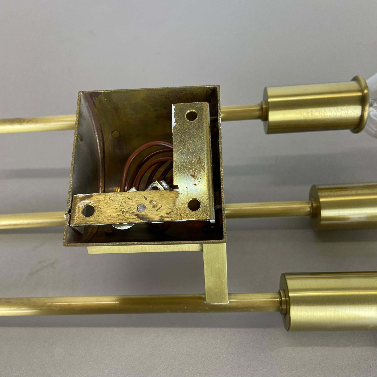 photo vintage Set Of 2 Brass Italian Stilnovo Style Theatre Wall Light Sconces, Italy, 1970