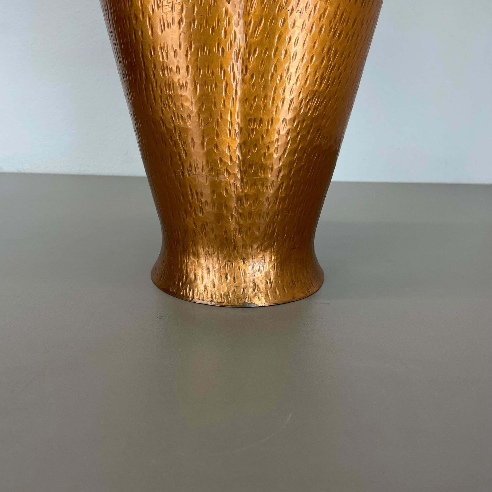 Original Metal Copper Brutalist Hollywood Regency Umbrella Stand Germany, 1970s photo vinterior