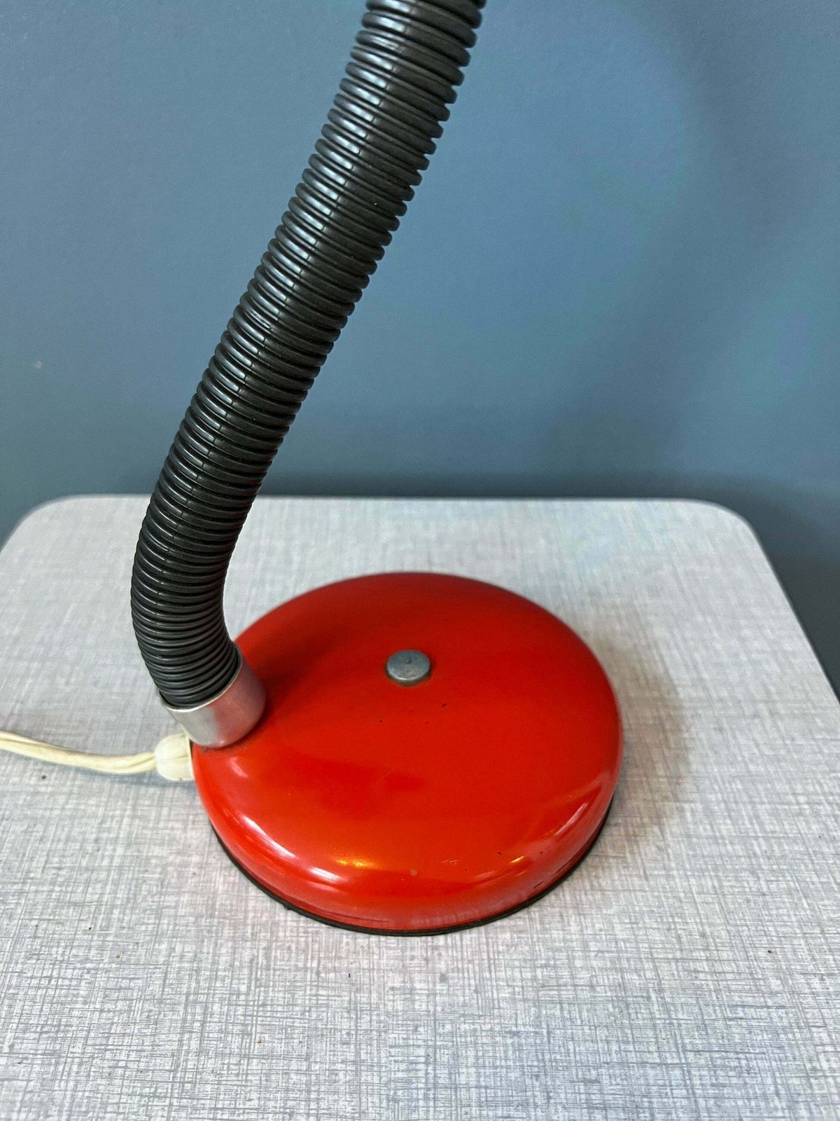 photo furniture Rode Vintage Space Age Tafellamp Met Flexibele Arm
