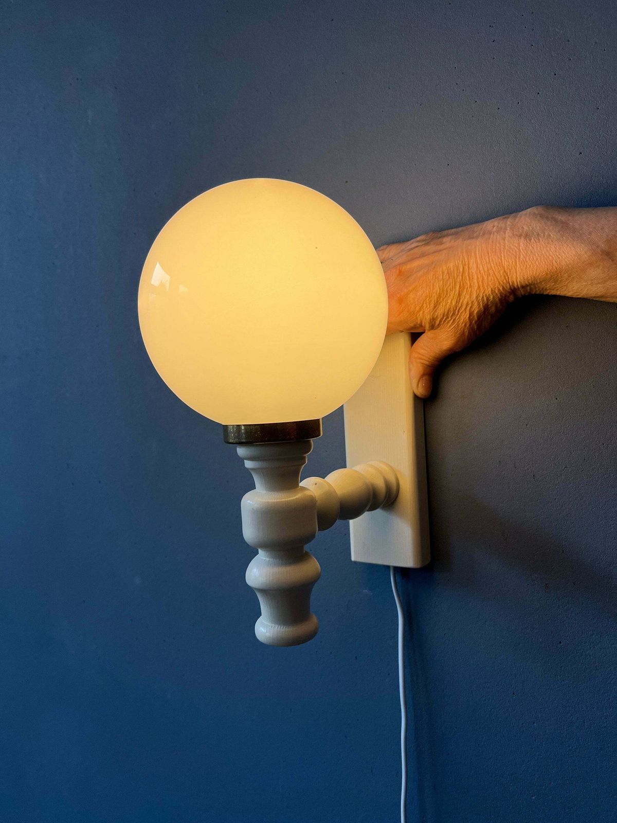 Vintage Opaline Glazen Wandlamp / Witte Space Age Wandlamp photo 117.8