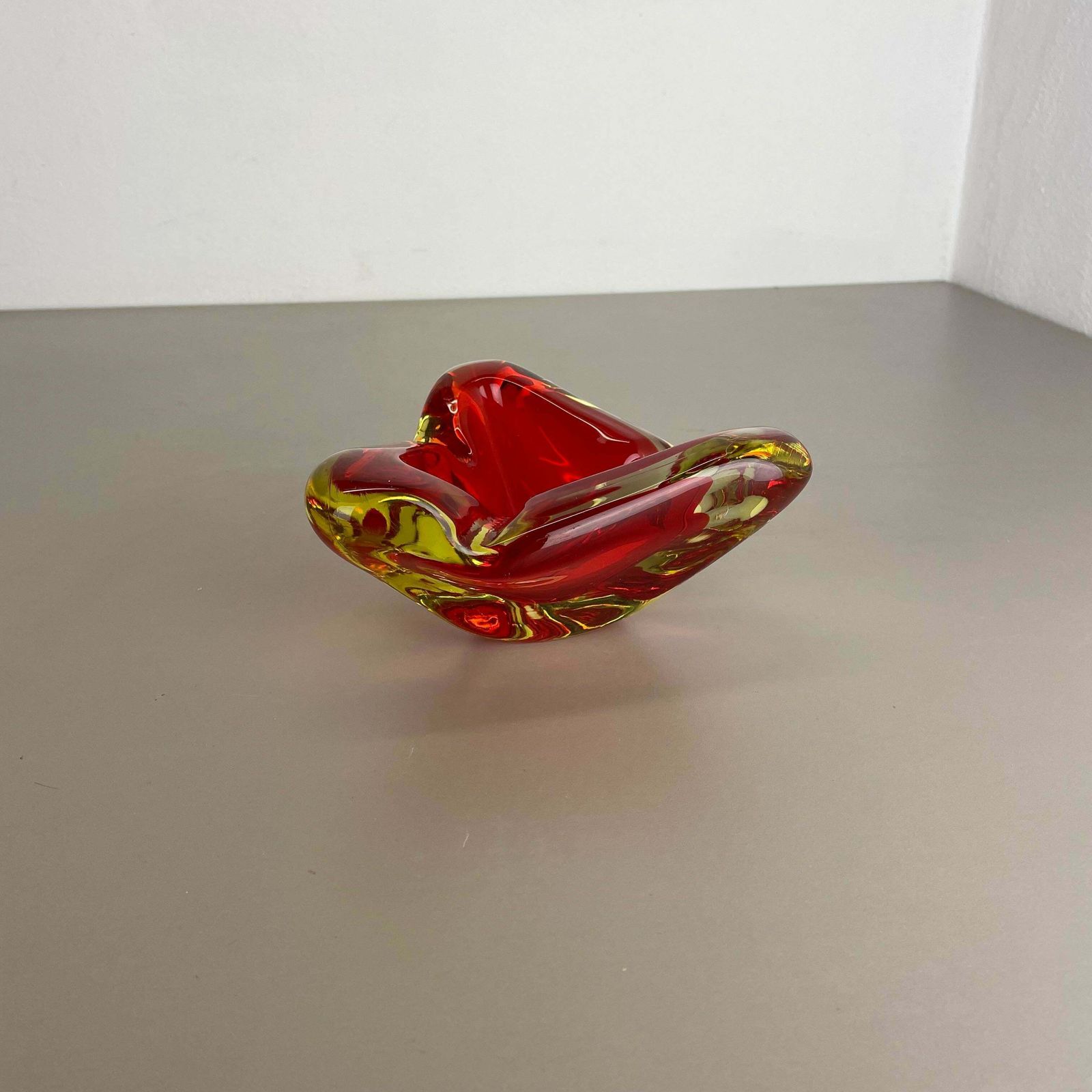 Rare Xl 1,7kg Red Yelllow Bowl Element Shell Ashtray Murano Italy 1970 photo furniture