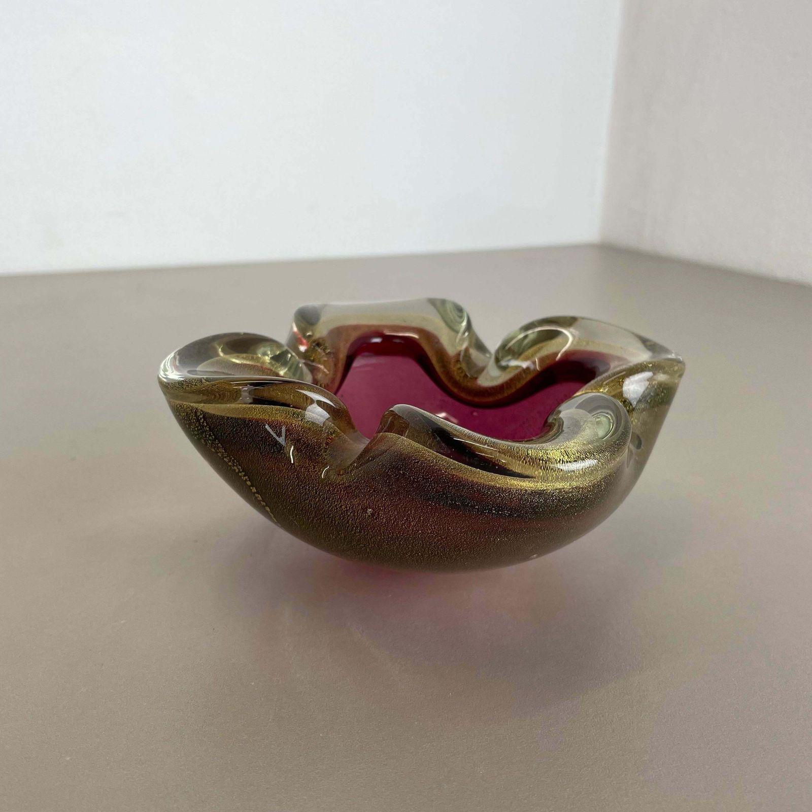Large Murano Glass "Pink Gold" Bowl Element Shell Ashtray Murano, Italy, 1970s photo furniture