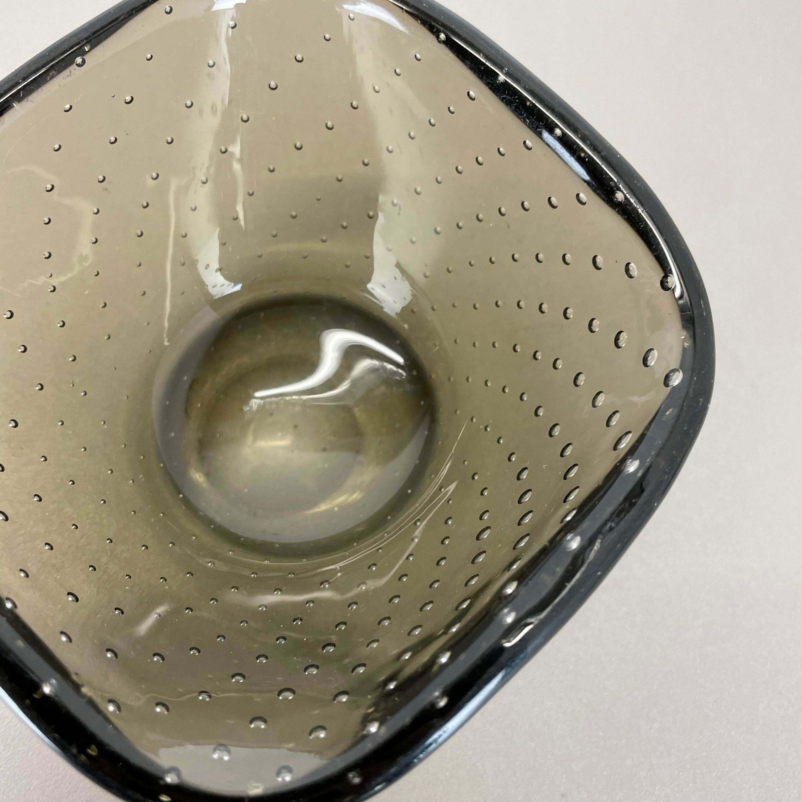 photo for sale Glass Bullicante "Green" Bowl Element Shell Ashtray By Venini Murano, Italy 1970