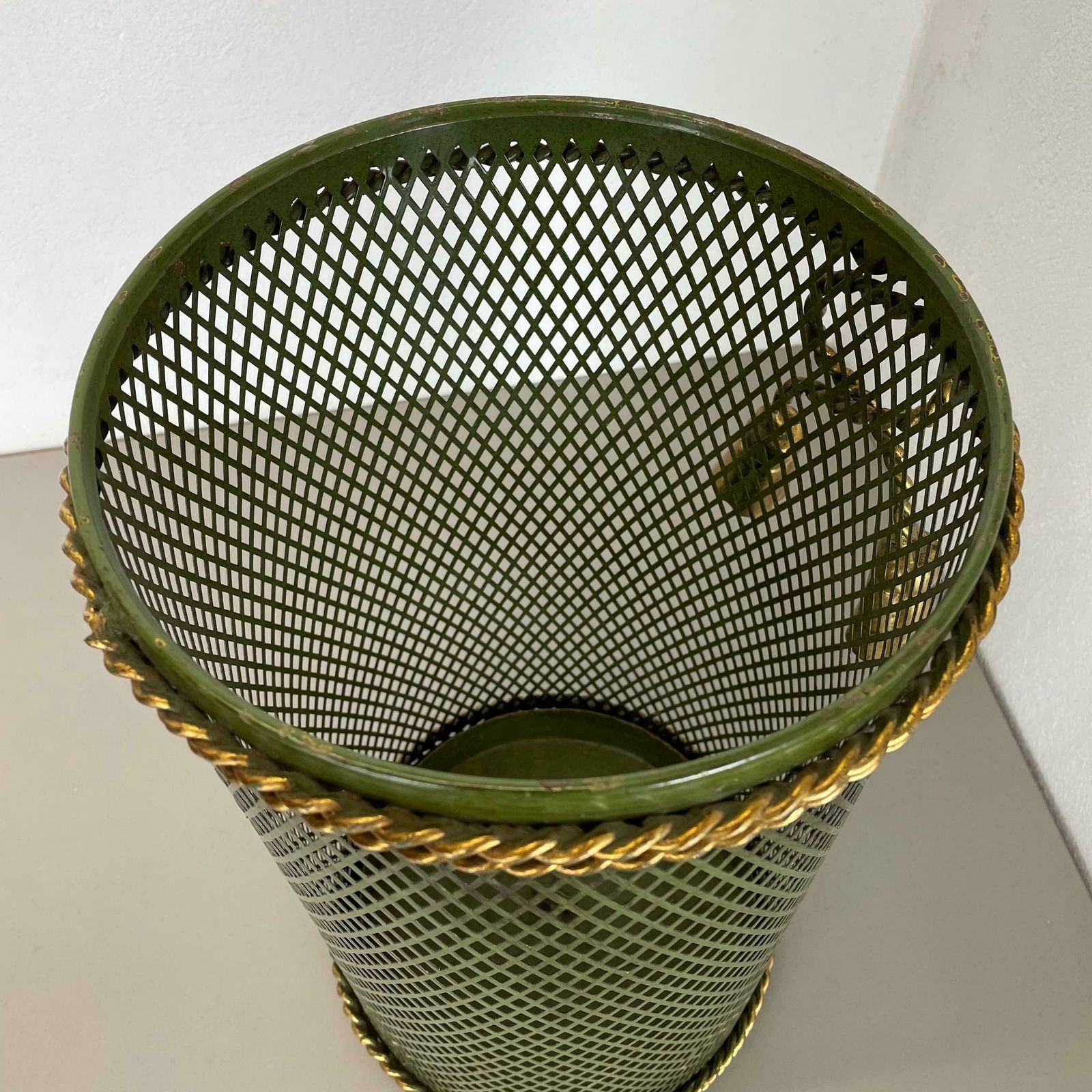 photo vintage Hollywood Regency Gilded Metal Umbrella Stand By Li Puma, Firenze, Italy, 1950s