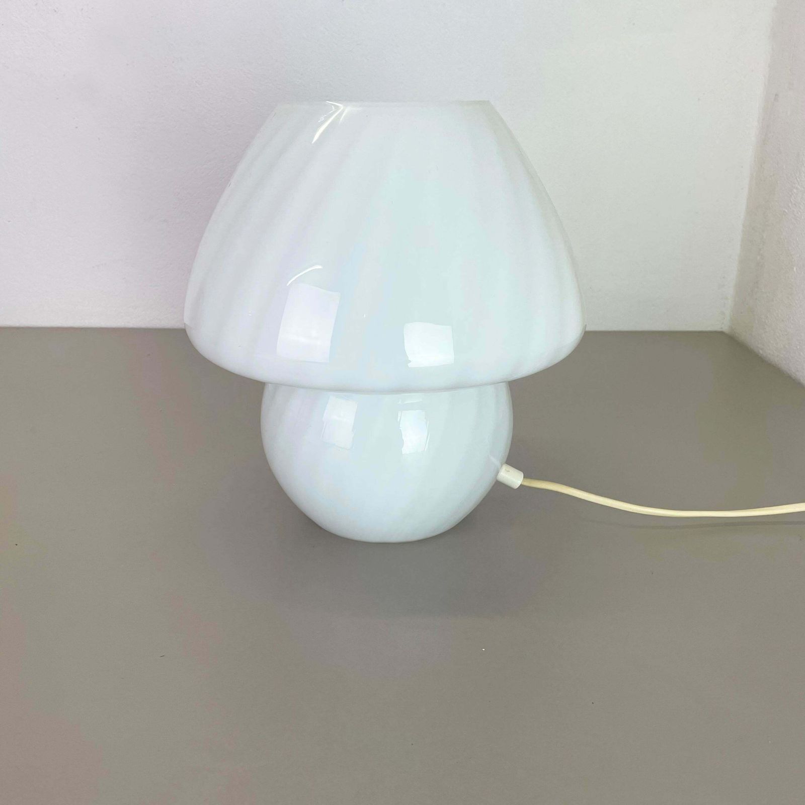 "Mushroom" Murano Glass Table Desktop Light Made By Vetri Murano, Italy, 1970s photo furniture