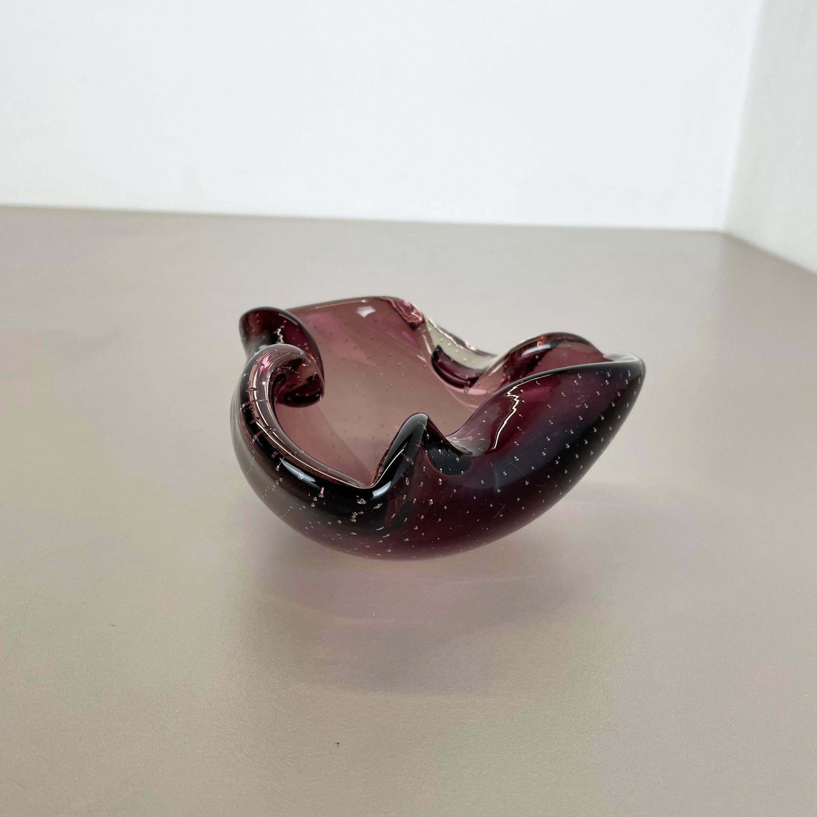 Large Pink Murano Bubble Glass Bowl Element Shell Ashtray Murano Italy 1970s photo vinterior