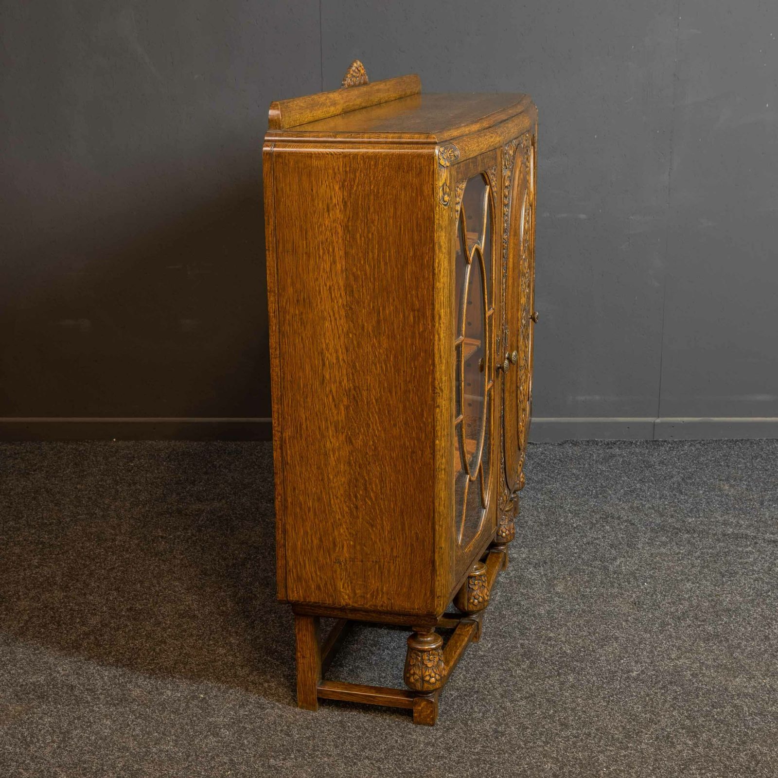 photo furniture Early 20th Century Carved Oak Bookcase