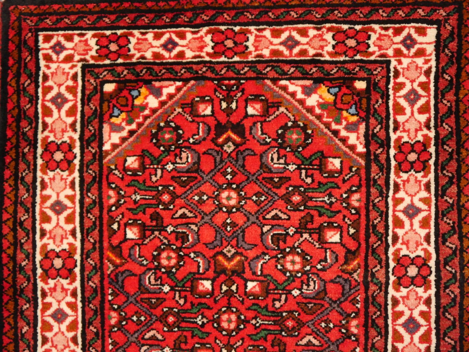 Hosseinabad Rug 4.1 X 3 Ft / 125 X 90 Cm photo for sale