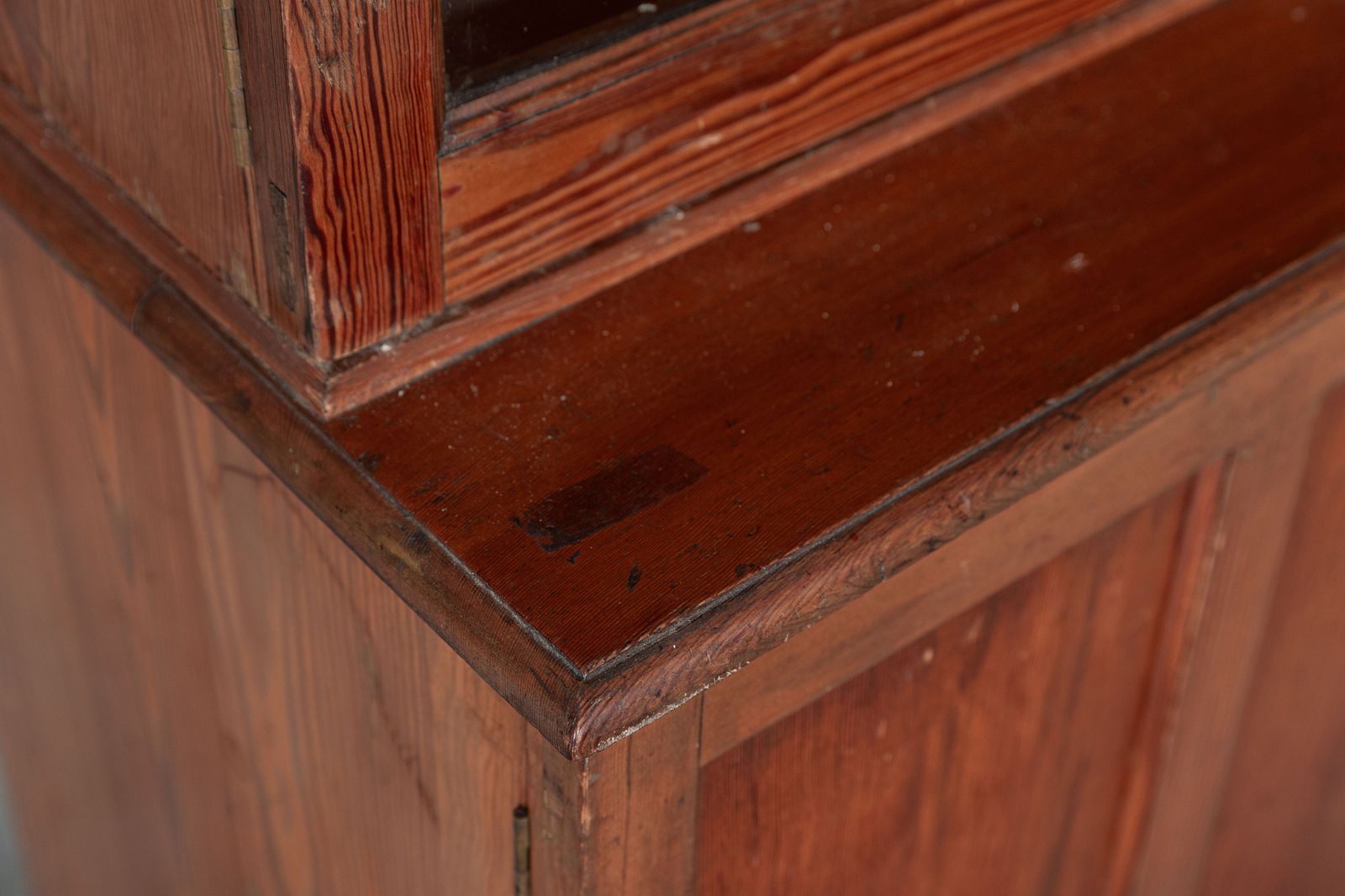 photo furniture 19thc English Glazed Pine Bookcase / Vitrine Cabinet