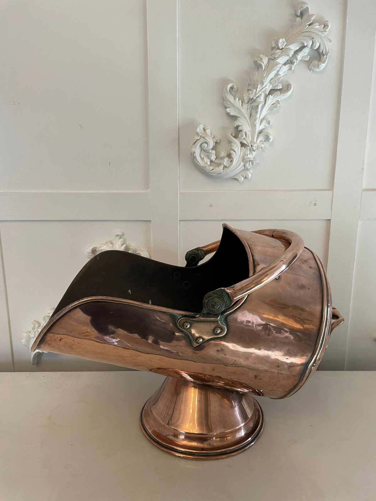 Antique George III Quality Copper Helmet Coal Scuttle photo for sale