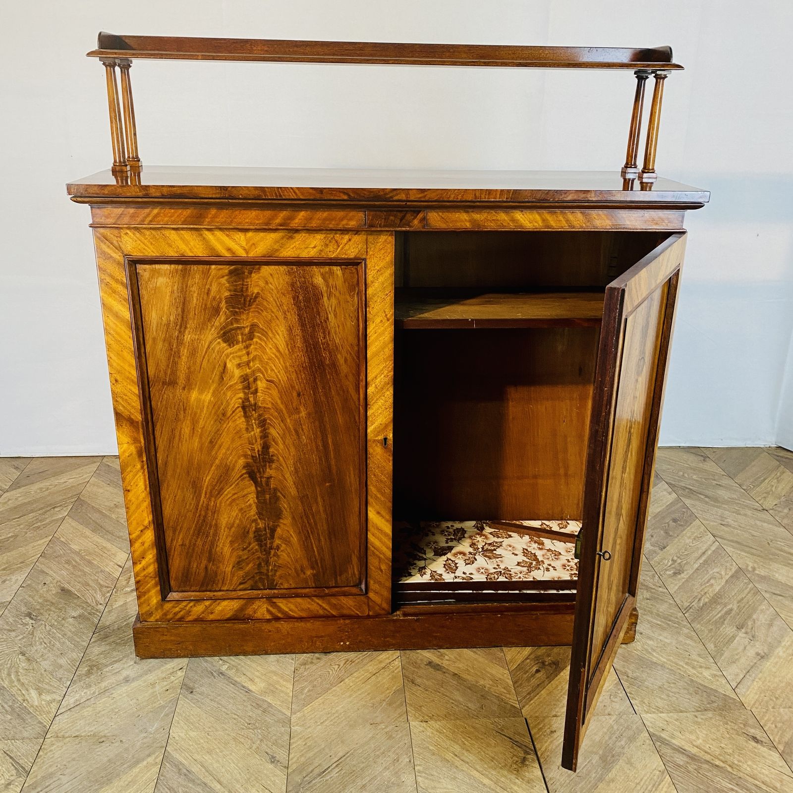 Antique English Mahogany Chiffonier With Upstand, 19th Century photo vinterior