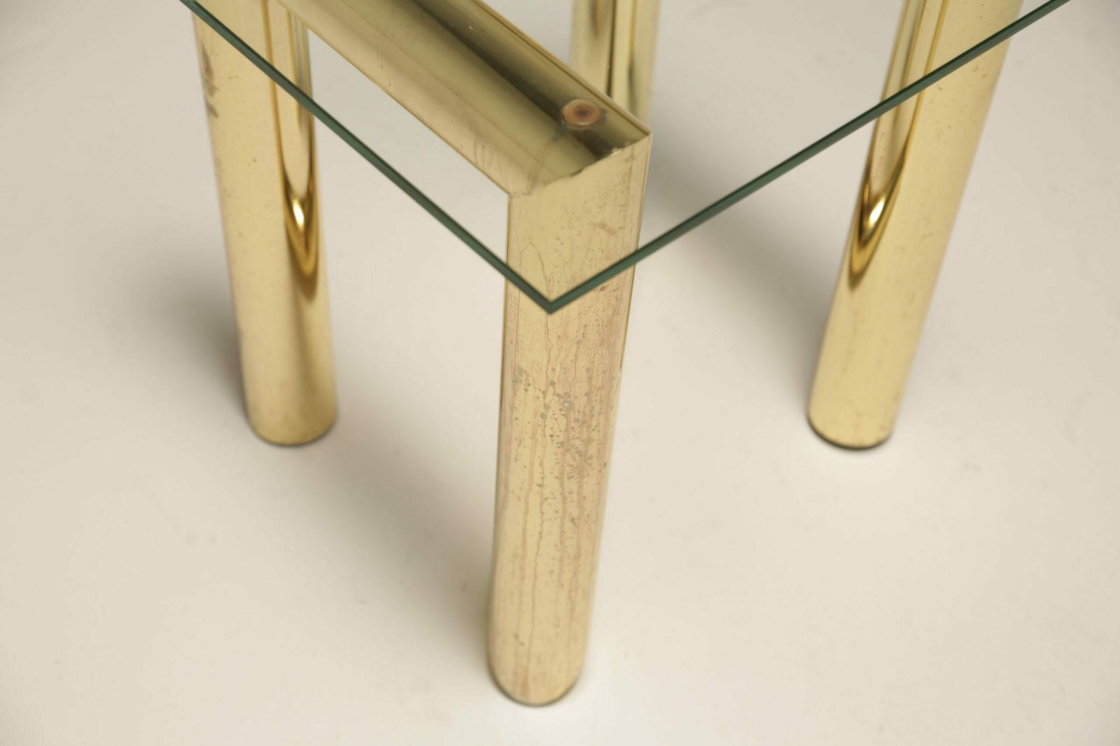 photo vinterior Mid Century 1970s Brass & Glass Zig Zag Z Tubular End Table