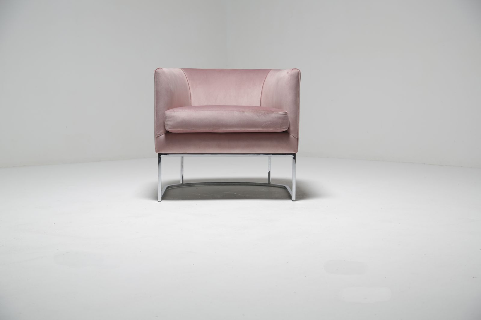 photo for sale Mid Century American Tub Chair By Bernhardt