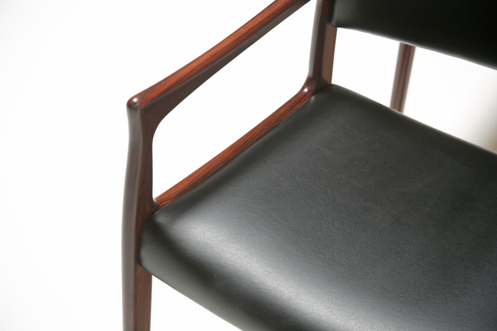 photo vinterior Johannes Andersen Rosewood Dining Chairs For Mogens Kold