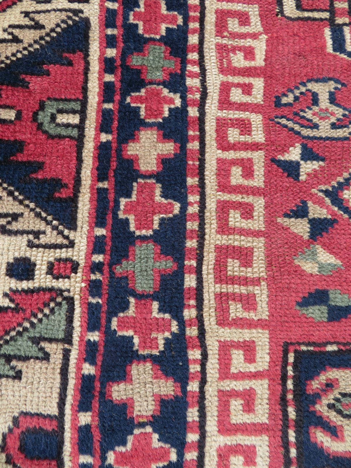 photo vintage Charming Antique Turkish Bergama Rug. West Anatolia. Circa 1910. 180cm X 98cm.