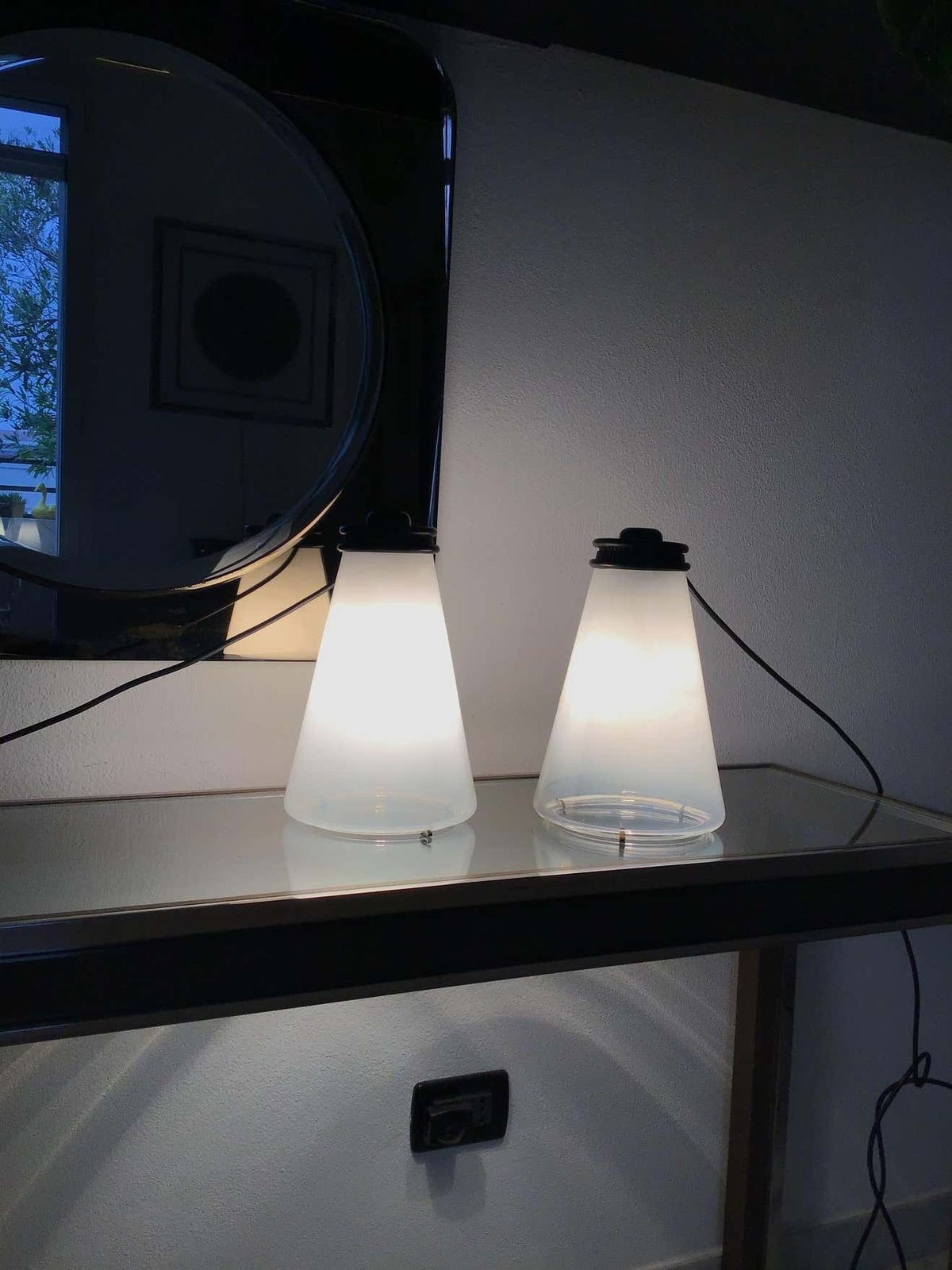 Arteluce Couple Table Lamp Conetto “Ezio Didone” Glass, 1979 photo vinterior