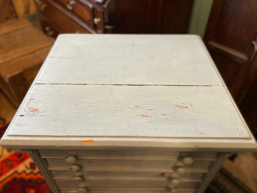 Victorian Painted Chest Of Drawers With Turned Handles And Onion Feet photo vinterior