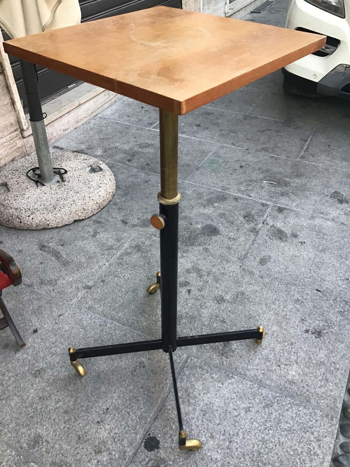 photo furniture Ignazio Gardella Height Adjustable Table Wood Brass 1950 Italy
