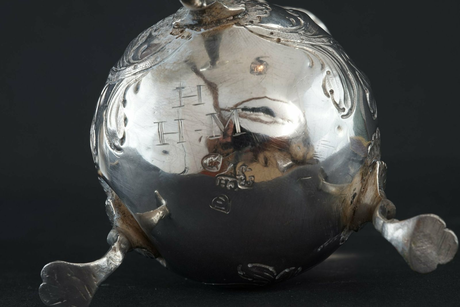 A George III (1774) Cream Jug, 1700s photo vinterior