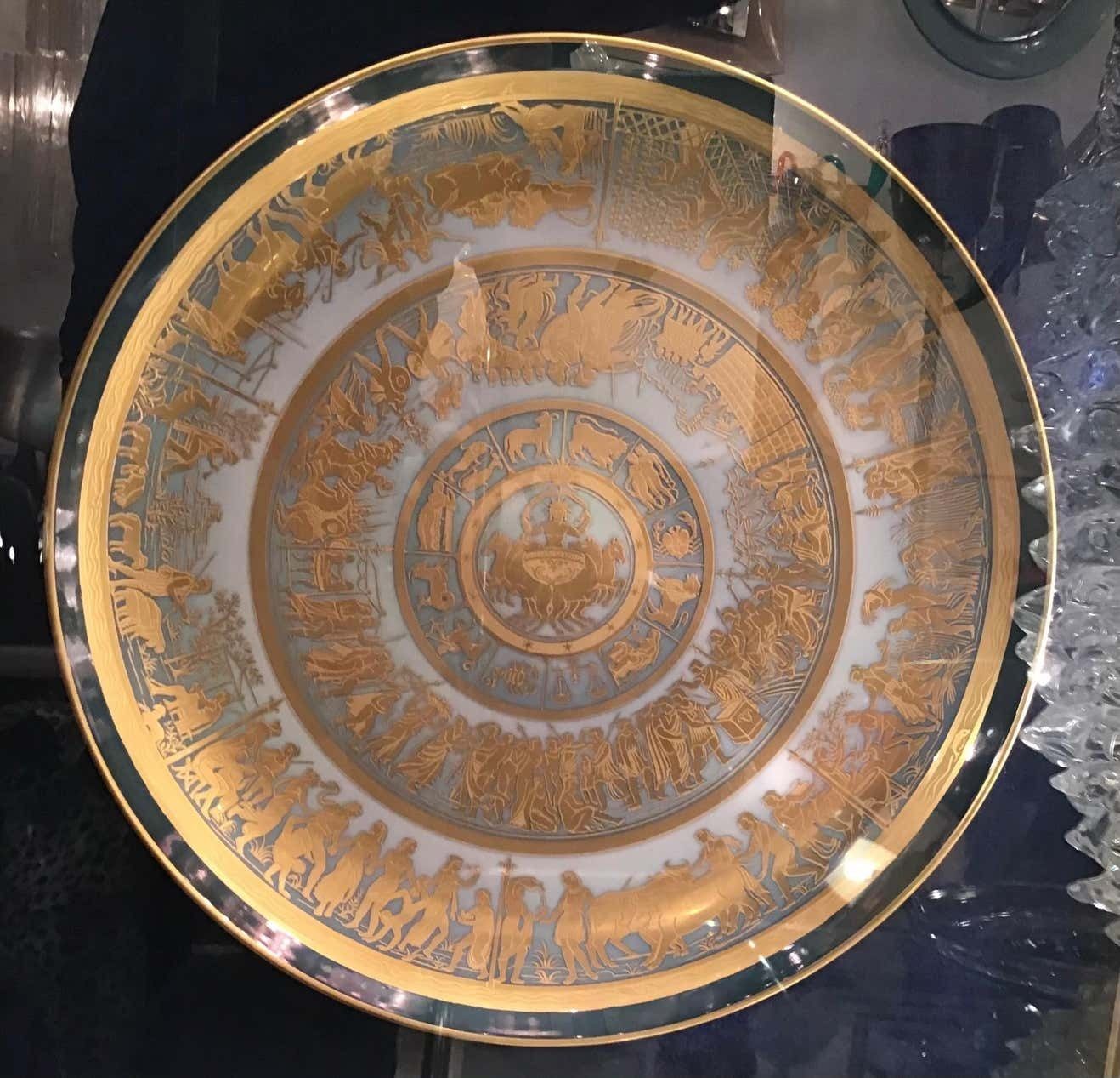 photo vintage Morbelli Porcelain Wall Plates Worked With Pure Gold 1960 Italy