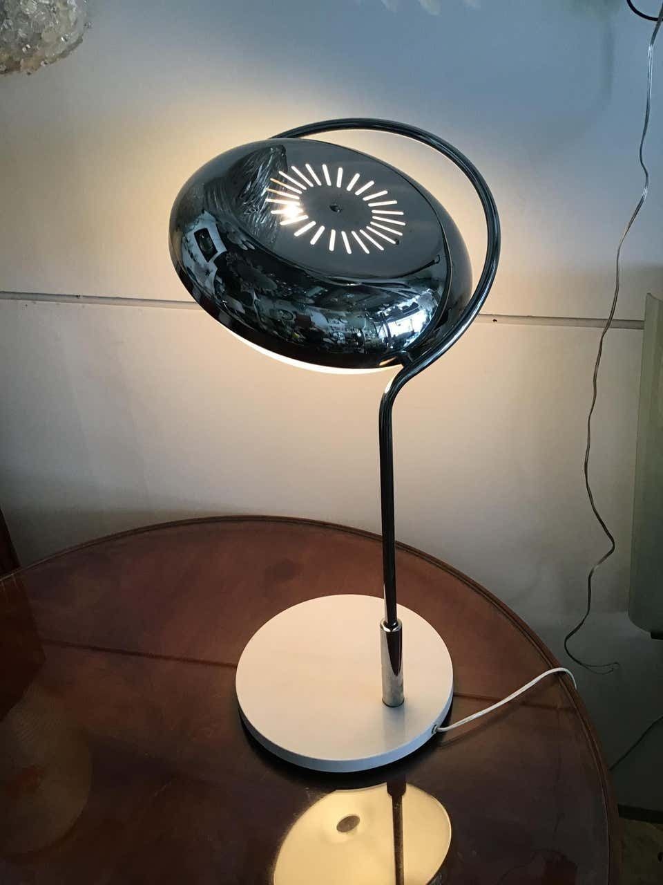 photo vintage Reggiani Exclusive Table Lamp Metal Crome Iron Plexiglass, 1967, Italy