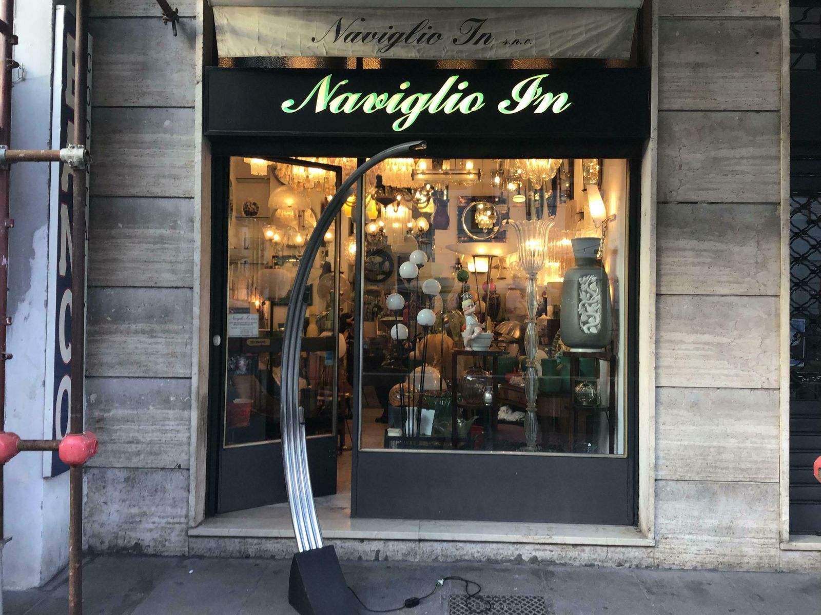 photo vinterior Reggiani Floor Lamp Four Lights Chrome And Cast Iron, Italian, 1970