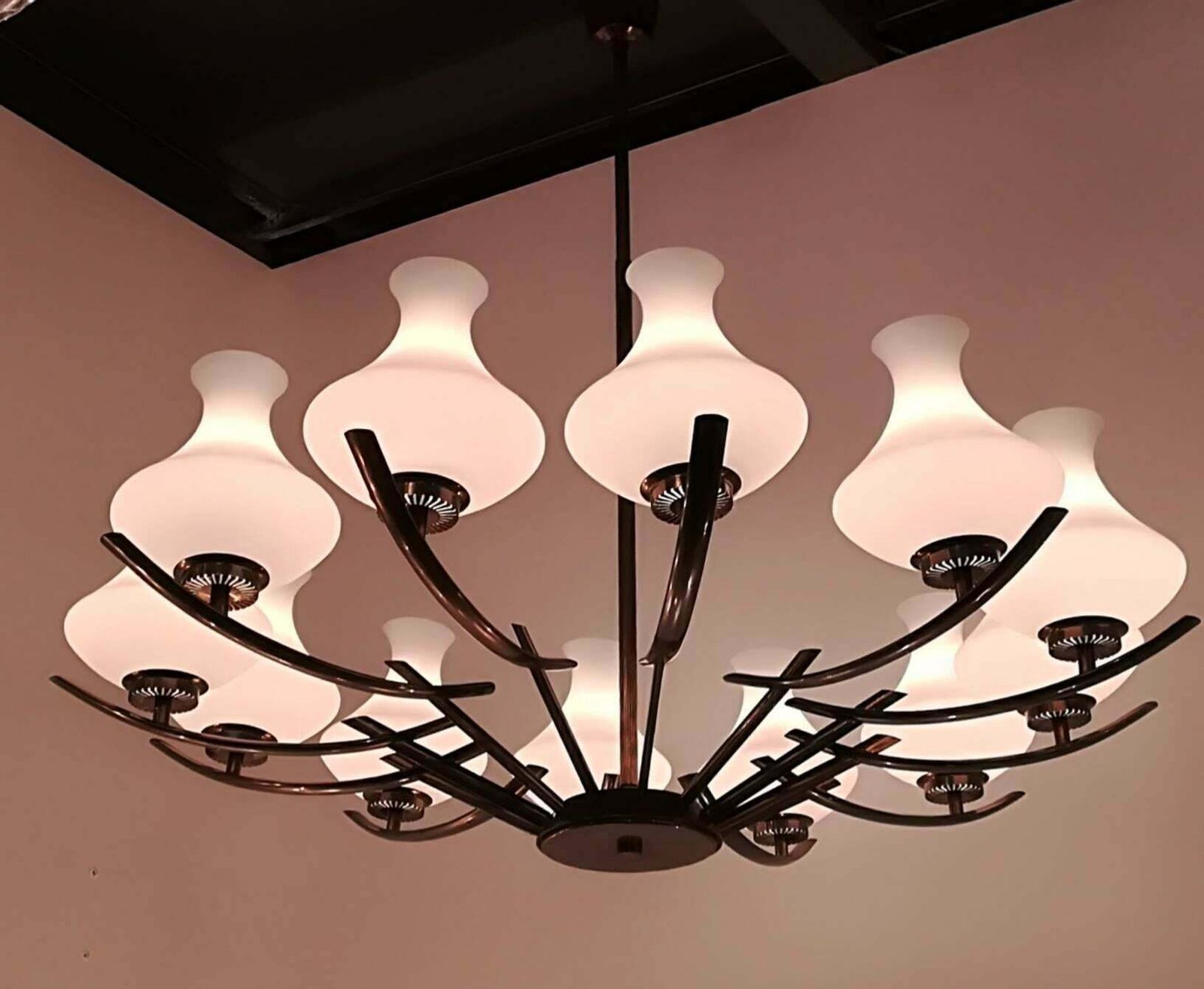 Arredoluce 12 Lights Brass And Glass Italian Chandelier, 1940 photo vinterior