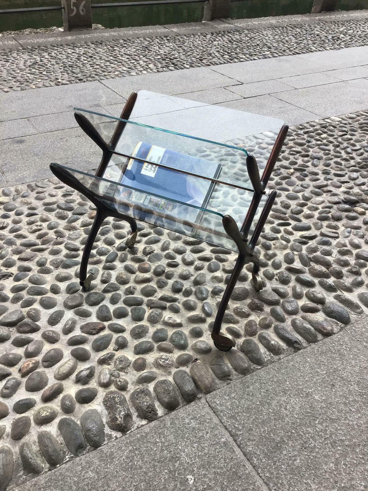 photo furniture Ico Parisi Magazine Rack Wood Glass Brass 1950 Italy
