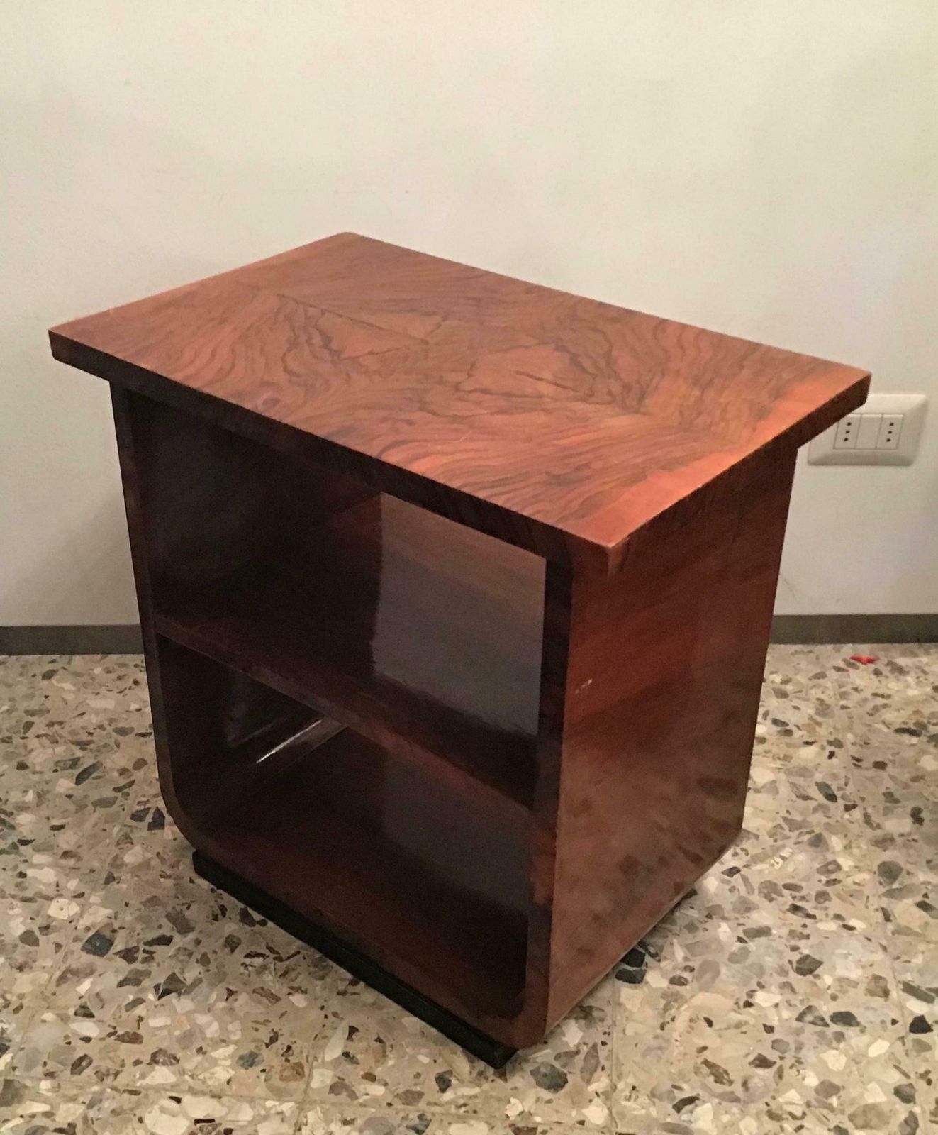 Osvaldo Borsani Coffee Table étagère Wood Covered In Walnut Burl 1940 Italy photo for sale