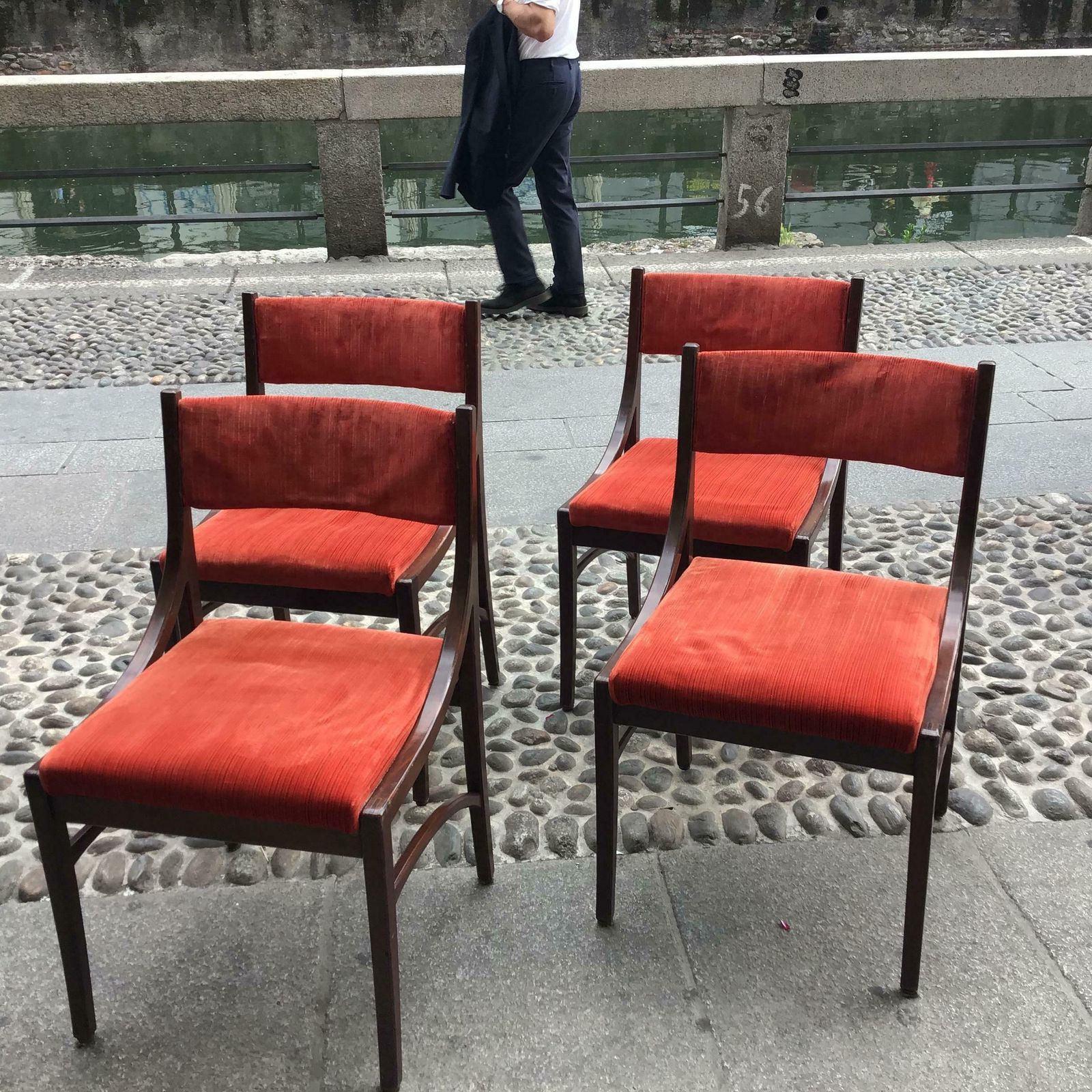 photo vinterior Ico Parisi “Cassina” Chairs Wood Velvet Padded Seat And Back, 1960, Italy