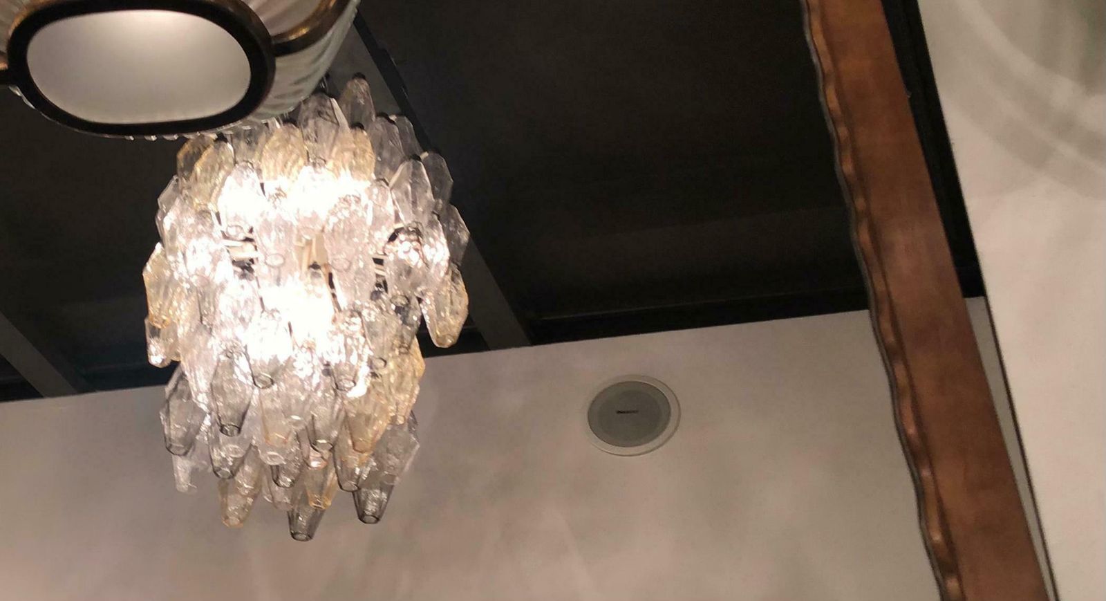 photo vinterior Venini “Carlo Scarpa “ Poliedri. Chandelier Brass Murano Glass Iron 1955 Italy