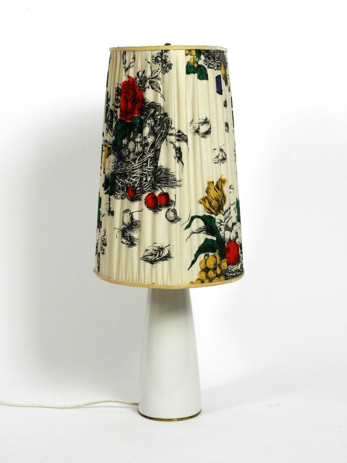 Large Elegant 1960s Kpm Table Lamp In Porcelain And Pleated Silk Lampshade photo Lighting