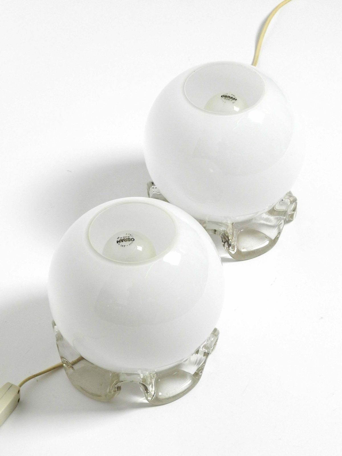 photo vintage Pair Of 1960''S Glass Table Lamps In White And Transparent From Limburg