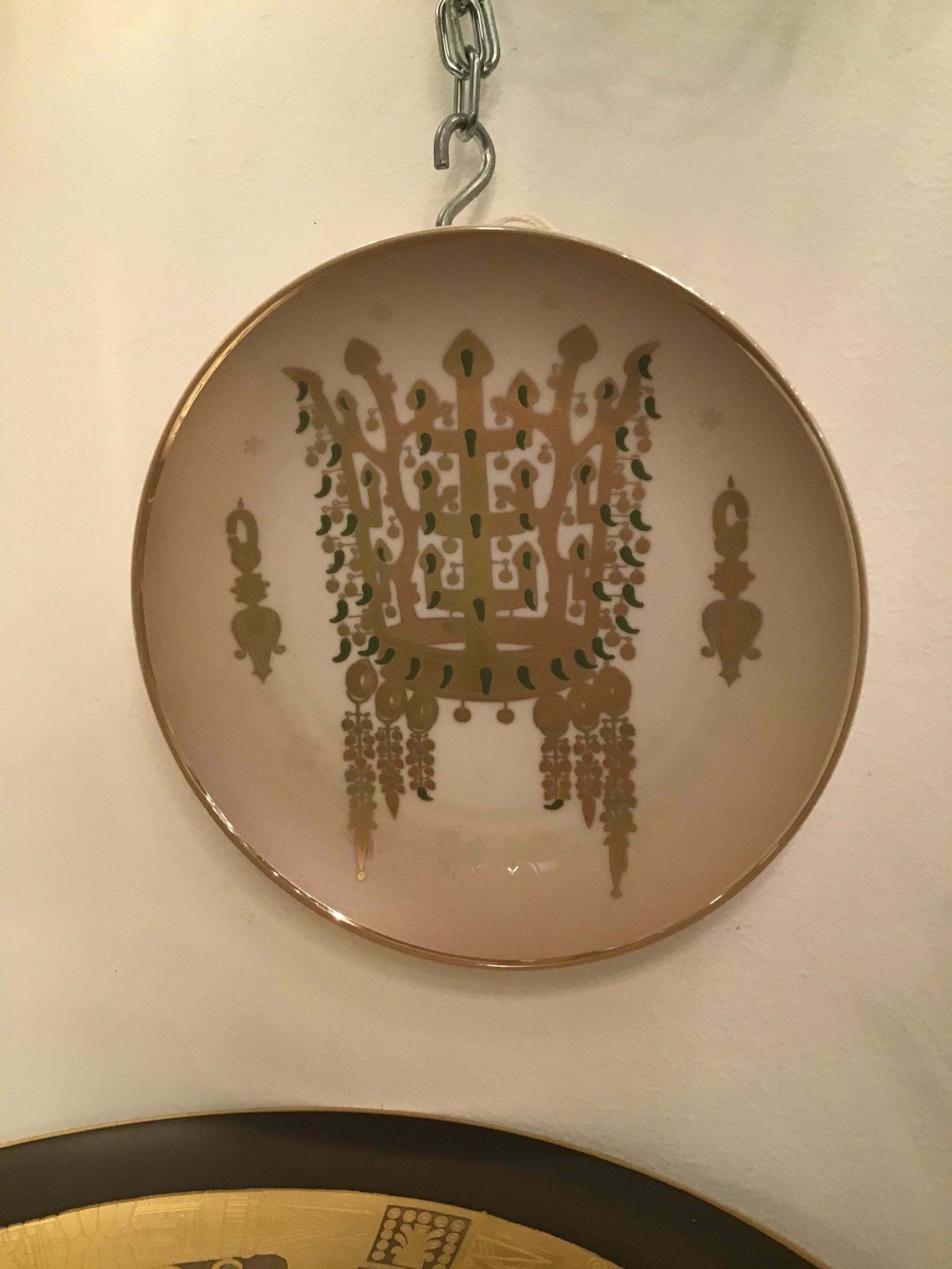 Morbelli Porcelain “Dinastia Silla” Wall Plates Worked With Pure Gold 1960 Italy photo furniture