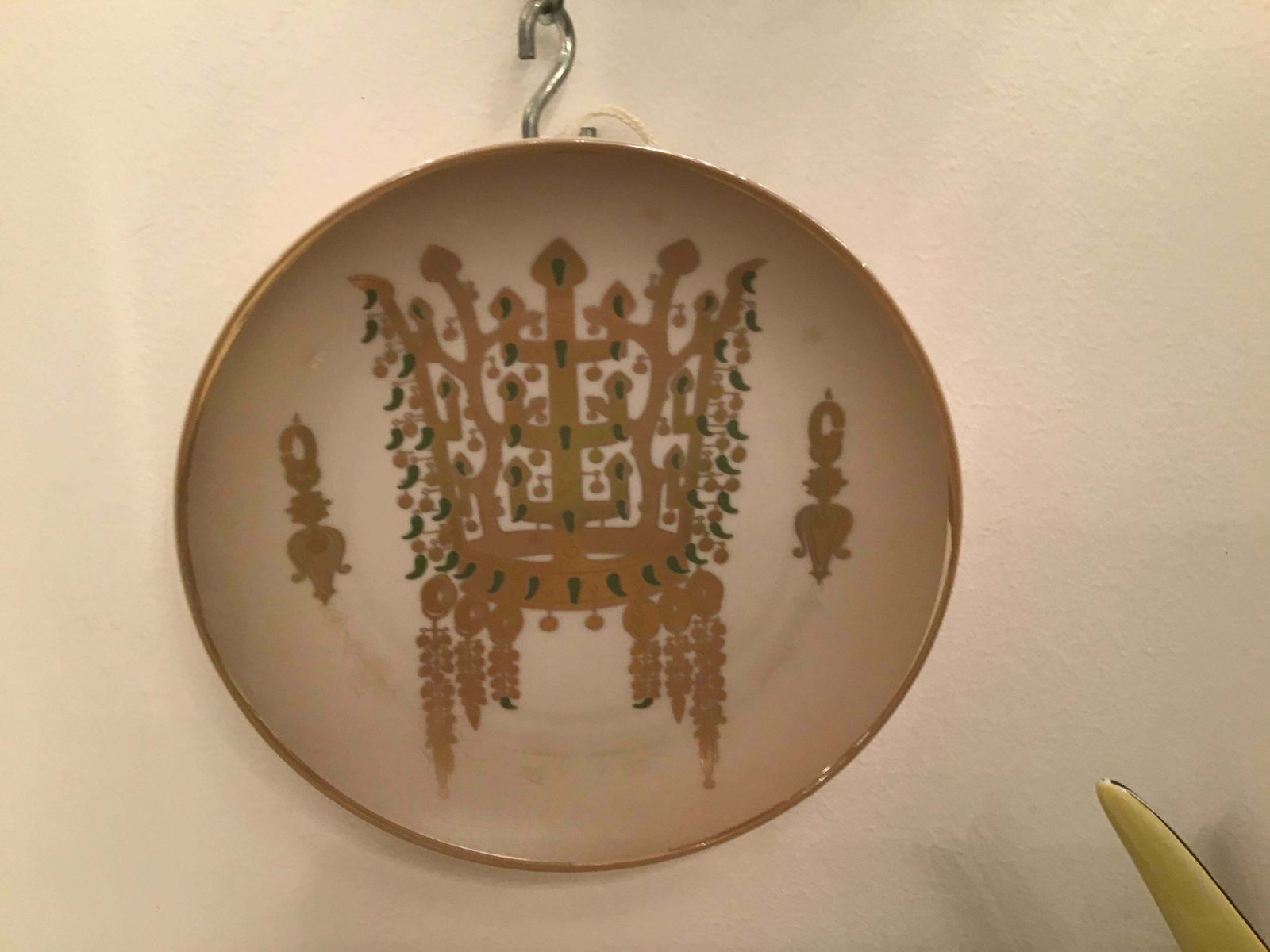 1084.0 Morbelli Porcelain “Dinastia Silla” Wall Plates Worked With Pure Gold 1960 Italy photo