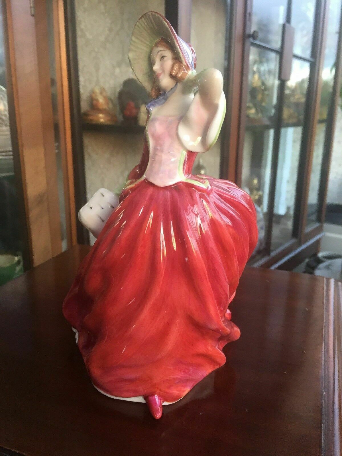 photo furniture Royal Doulton Figurine Hn1934 Autumn Breezes 1939