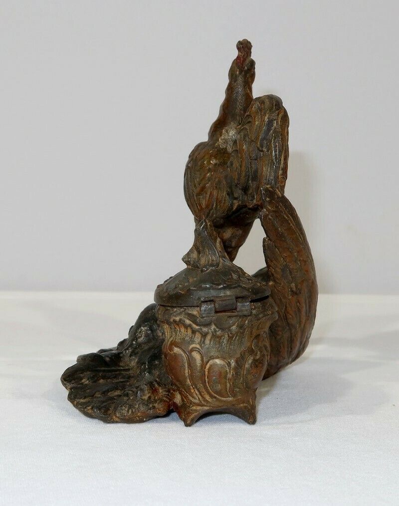 photo vintage Inkwell In Patinated Spelter “Le Coq Patriotique” – Late 19th Century