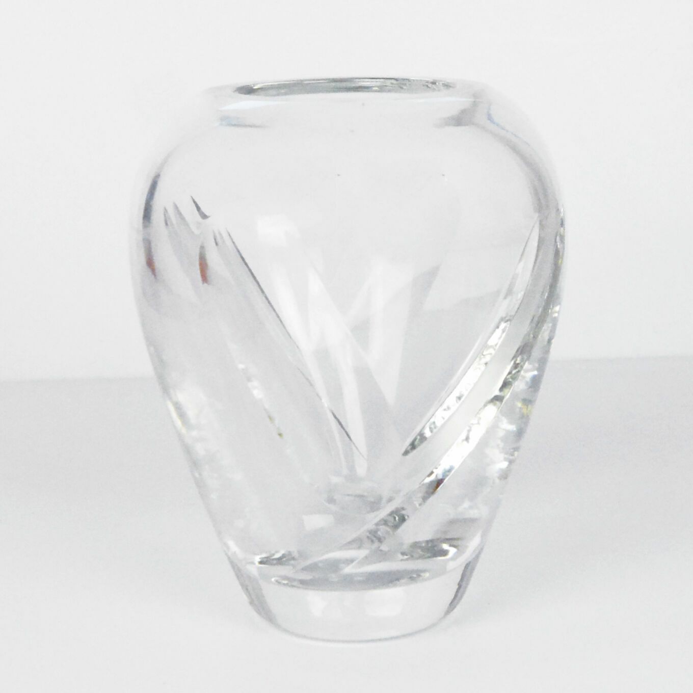 photo furniture 1980s Crystal Vase, Royal Doulton, Uk
