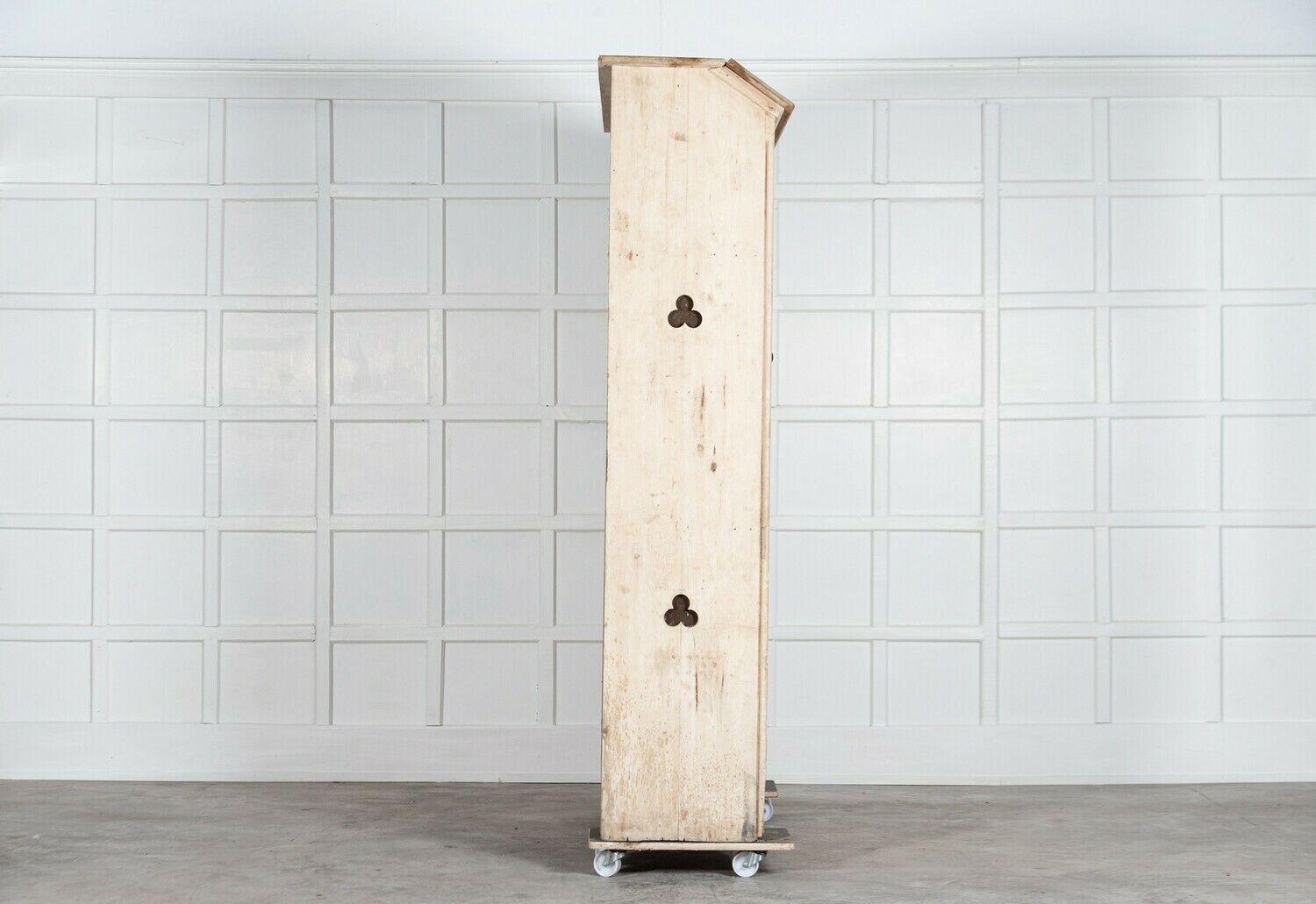 photo furniture Large 19thc English Estate Made Pine Housekeepers Cupboard