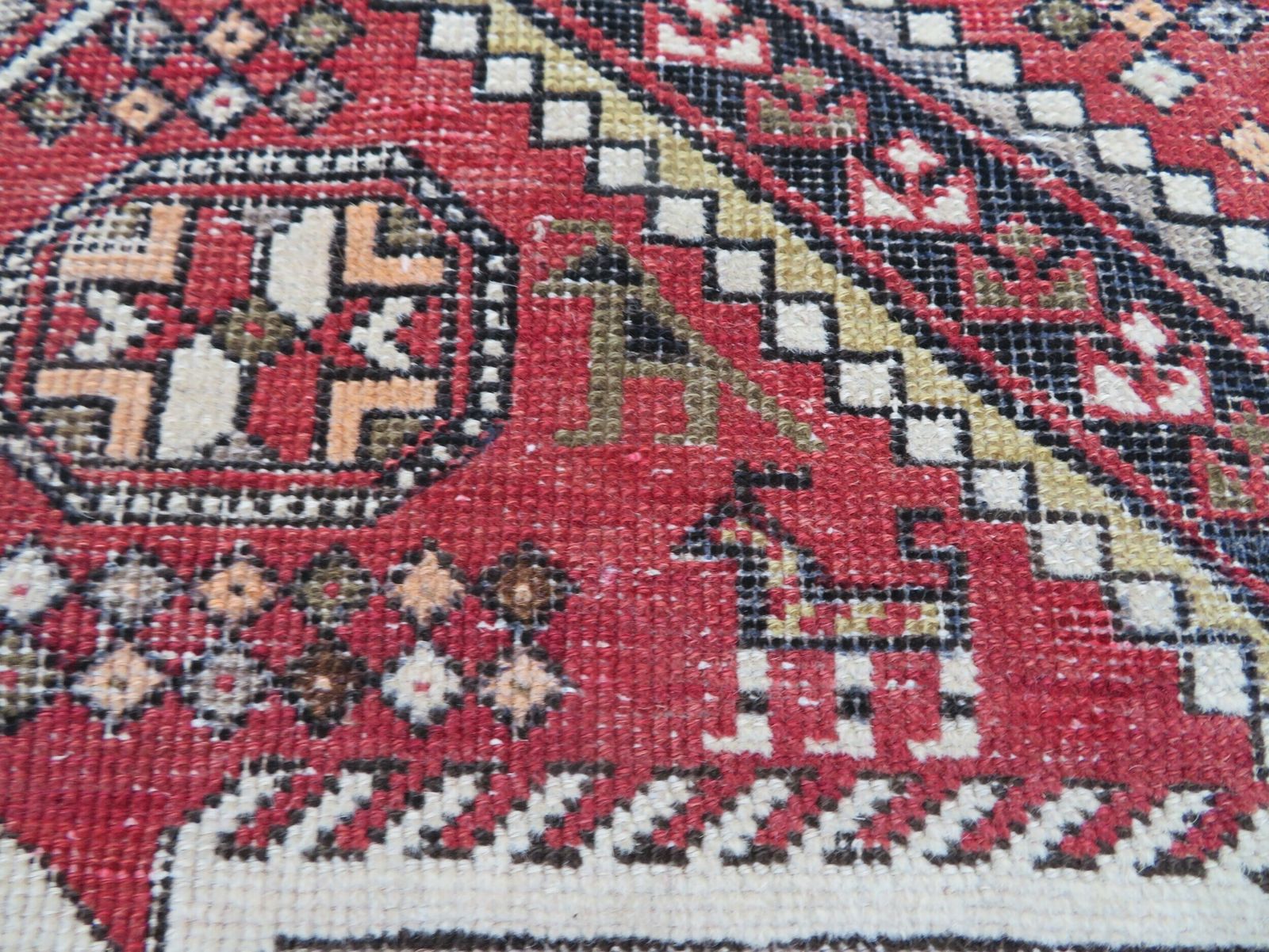Antique Caucasian Shirvan Rug. Bird & Animal Motifs. Last Quarter 19th Century. 160cm X 122cm. photo for sale
