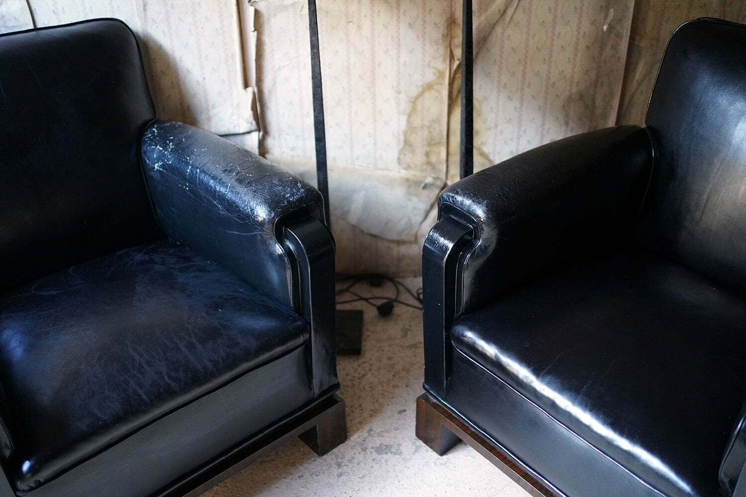 photo furniture A Good Pair Of French Art Deco Period Leather Club Armchairs C.1930