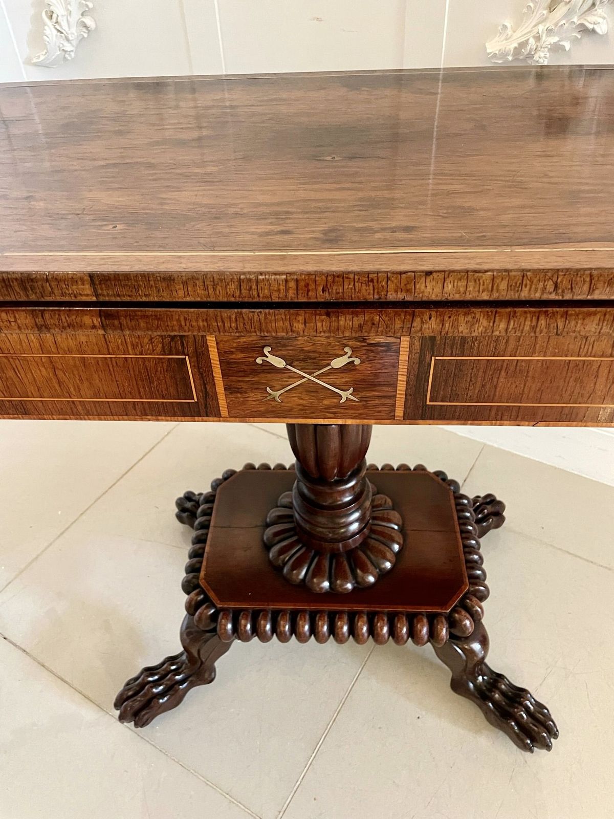 photo vinterior Fine Quality Antique Carved Rosewood Brass Inlaid Card Table