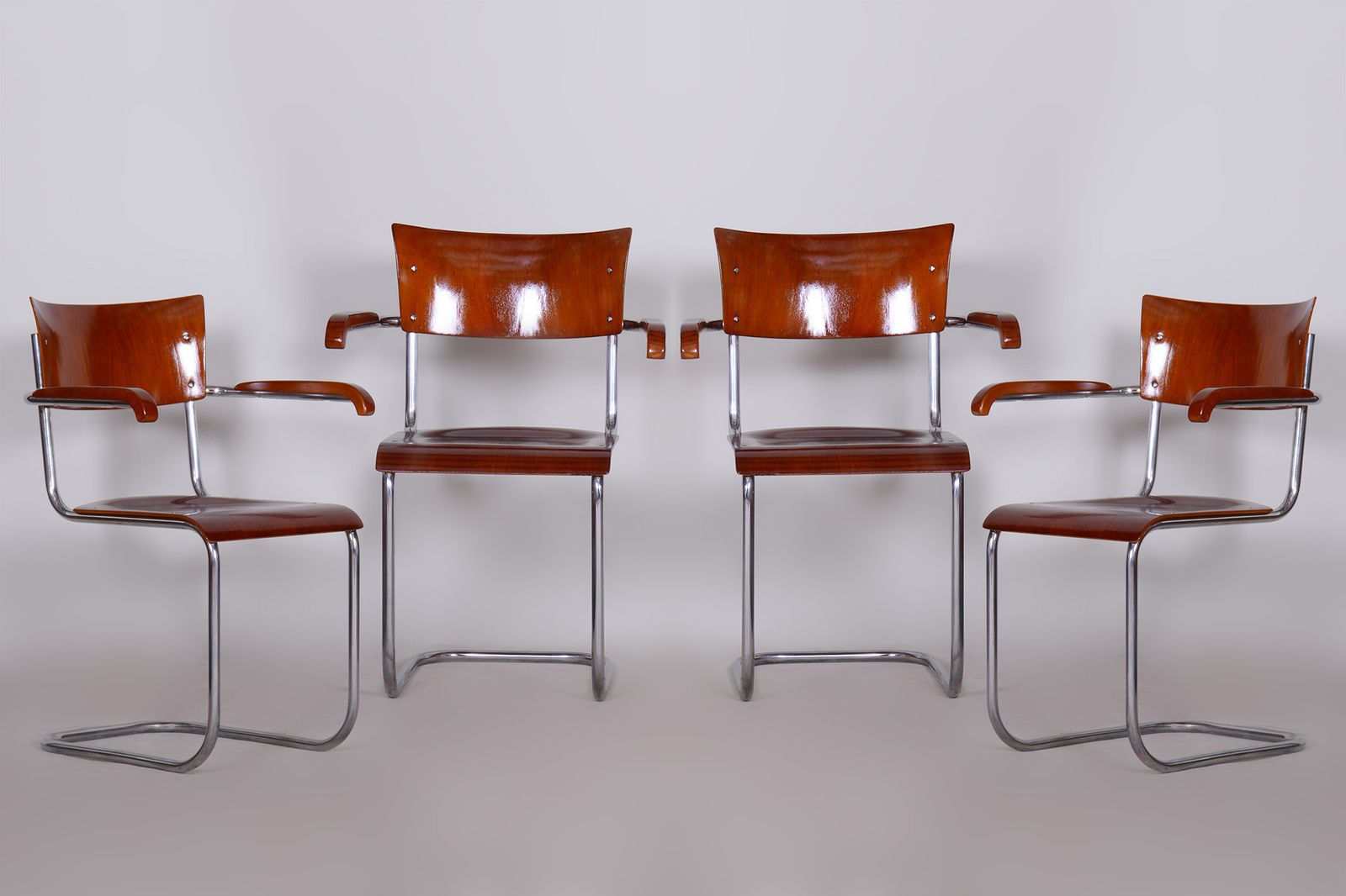 Set Of 4 Restored Bauhaus Beech Plywood Armchairs By Mart Stam, High Gloss, 1930s, Germany