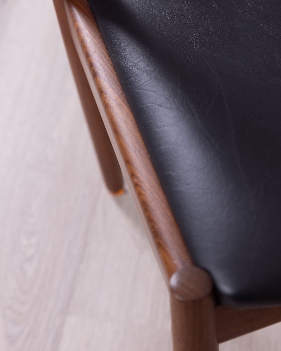 photo furniture Pair Of Teak Wood And Leather Chairs – Danish Design