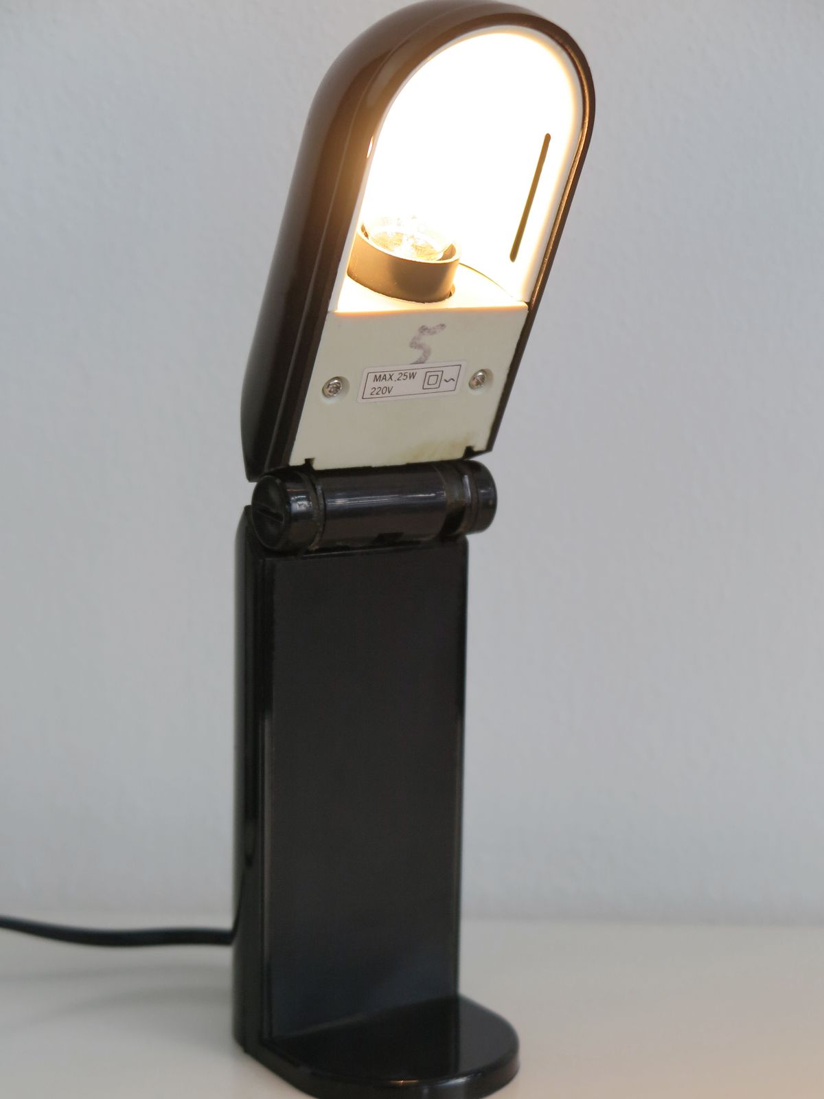 photo furniture Couple Of Black & White Italian Table Lamps, 1960s